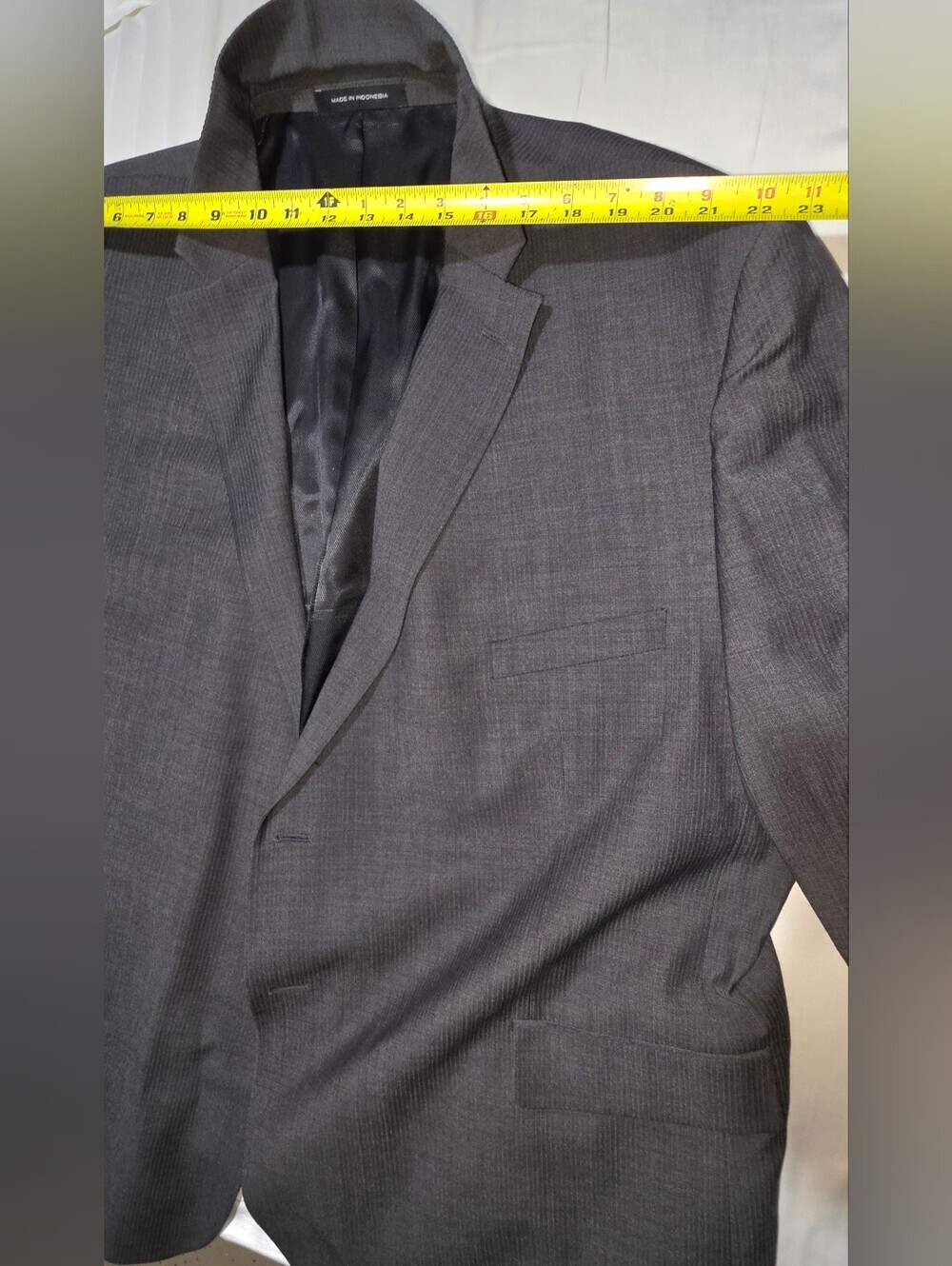 Kenneth Cole Grey 2 Piece Suit Size 50x26